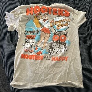 Hooters shirt from Spencer’s bought brand new selling 25 bought 35